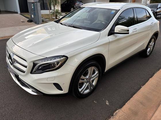 MERCEDES-BENZ GLA 200 1.6 CGI ADVANCE 16V TURBO FLEX 4P AUTOMÁTICO